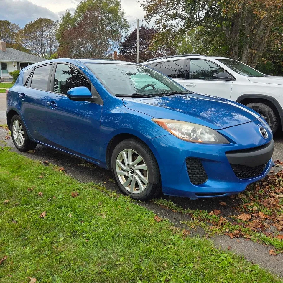 Mazda 3 2013 photo 3