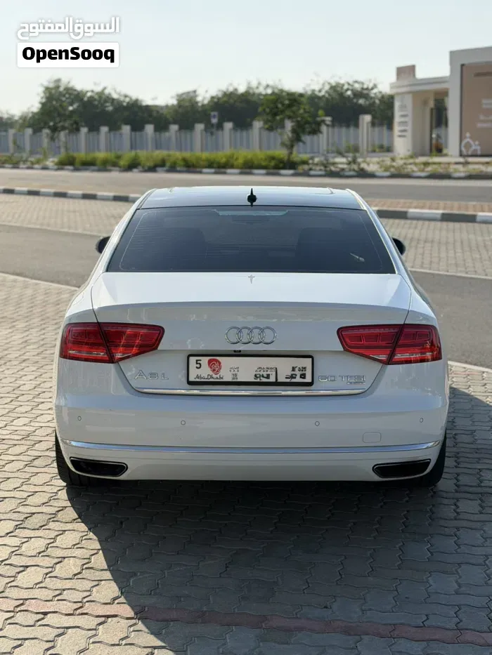 Audi A8 2014 photo 4