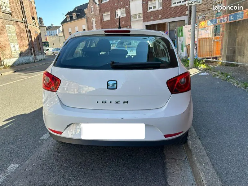 Seat Ibiza 2011 photo 2