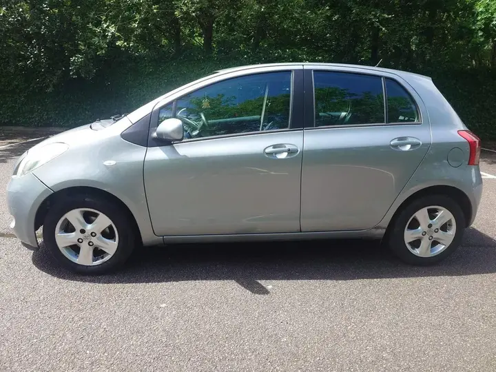 Toyota Yaris 2008 photo 2