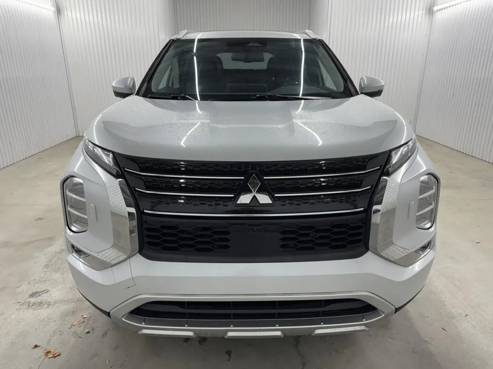 Mitsubishi Outlander 2023 photo 3
