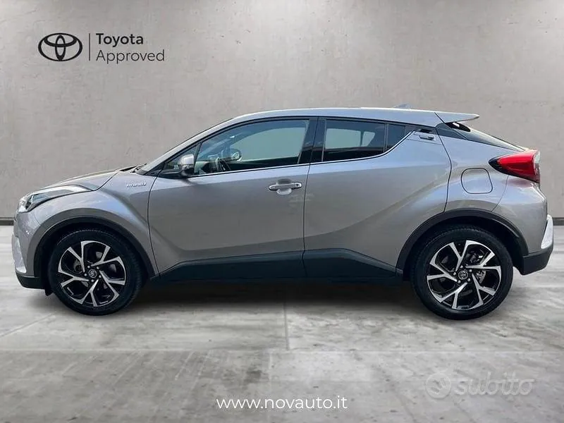 Toyota C-Hr 2019 photo 2