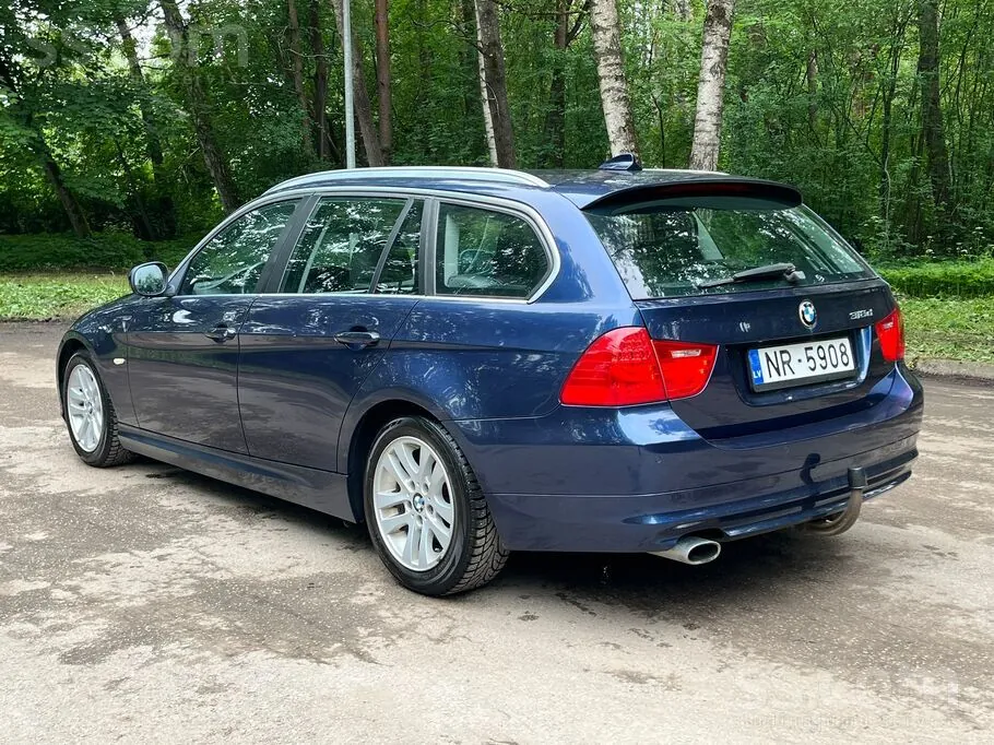BMW 318 2012 photo 3