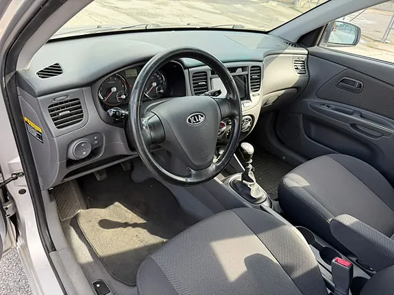 Kia Rio 2008 photo 5
