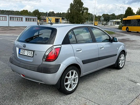 Kia Rio 2008 photo 3