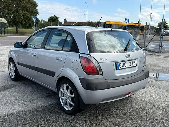 Kia Rio 2008 photo 4