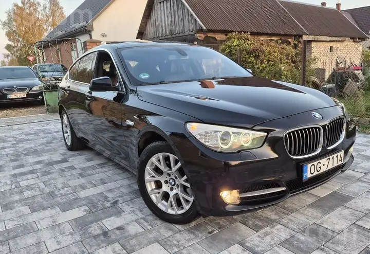 BMW 530 2010 photo 2