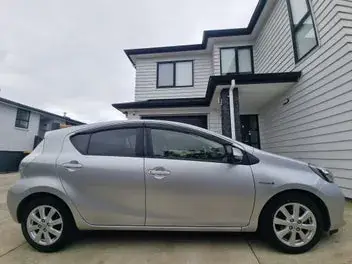 Toyota Aqua 2012 photo 5