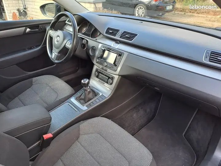 Volkswagen Passat 2012 photo 3
