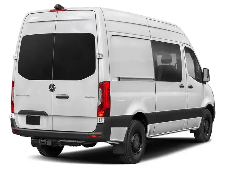 Mercedes-Benz Sprinter 2026 photo 2
