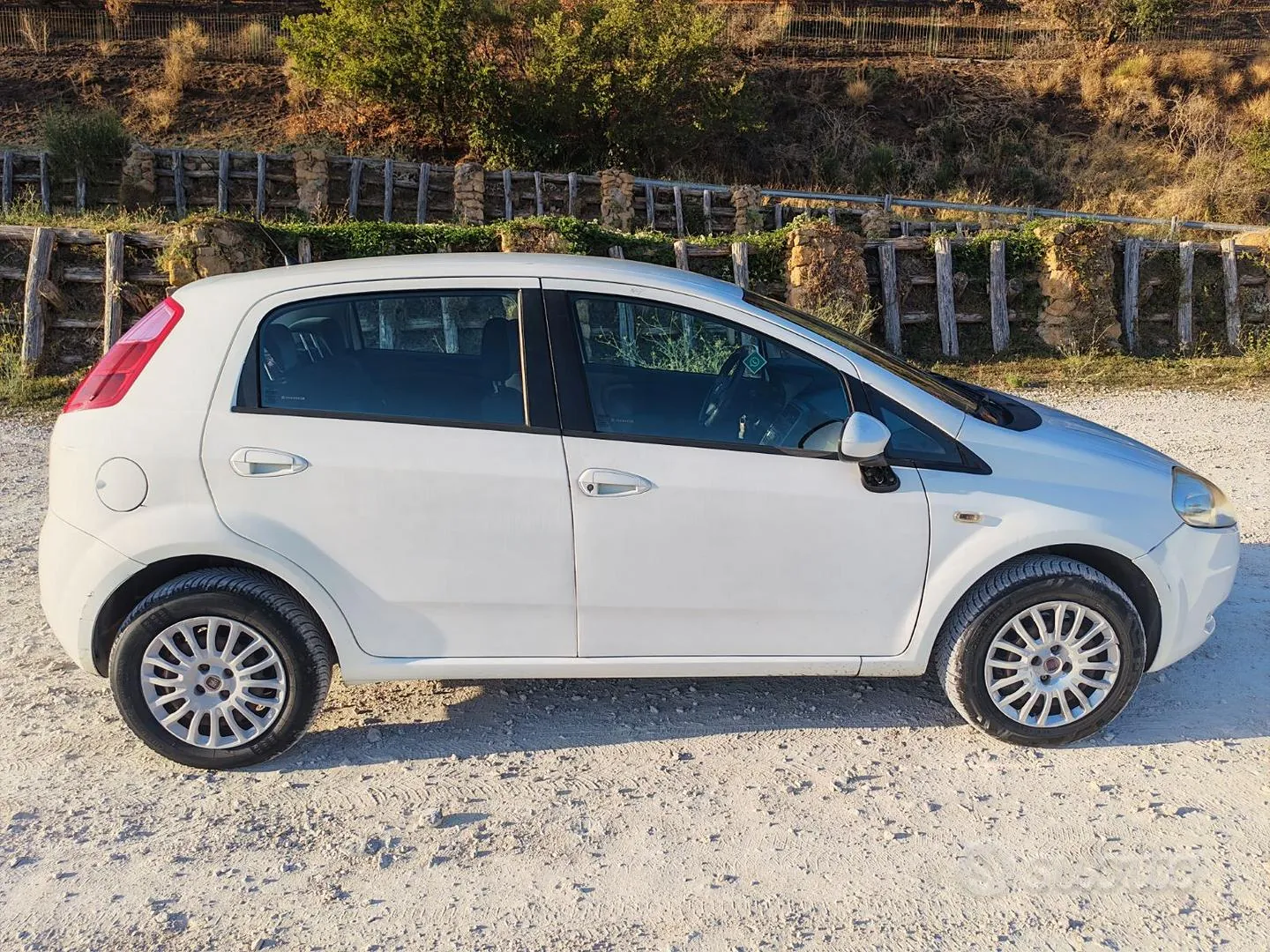 Fiat Grande Punto 2009 photo 4