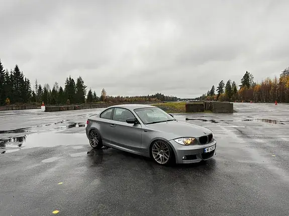 BMW 118D 2011 photo 2