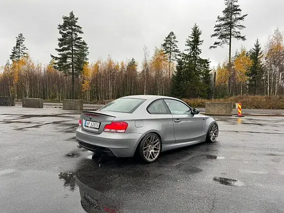 BMW 118D 2011 photo 3