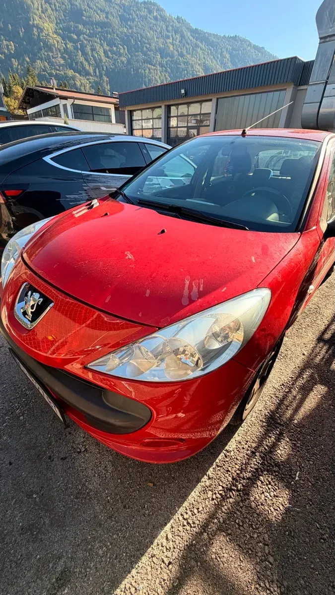 Peugeot 206 2012 photo 3