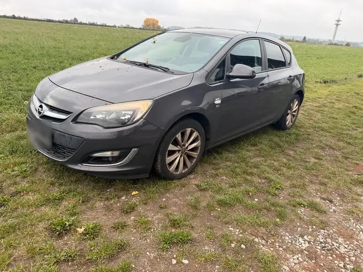 Opel Astra J
