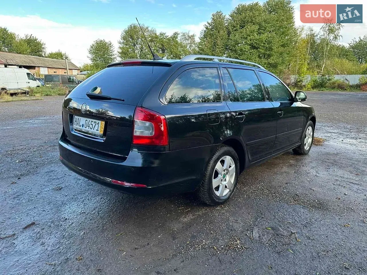 Skoda Octavia 2009 photo 2