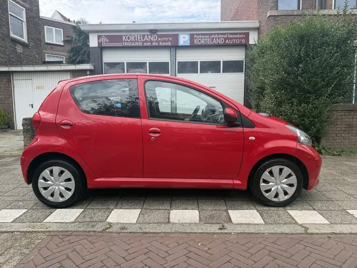 Toyota Aygo 2008 photo 2