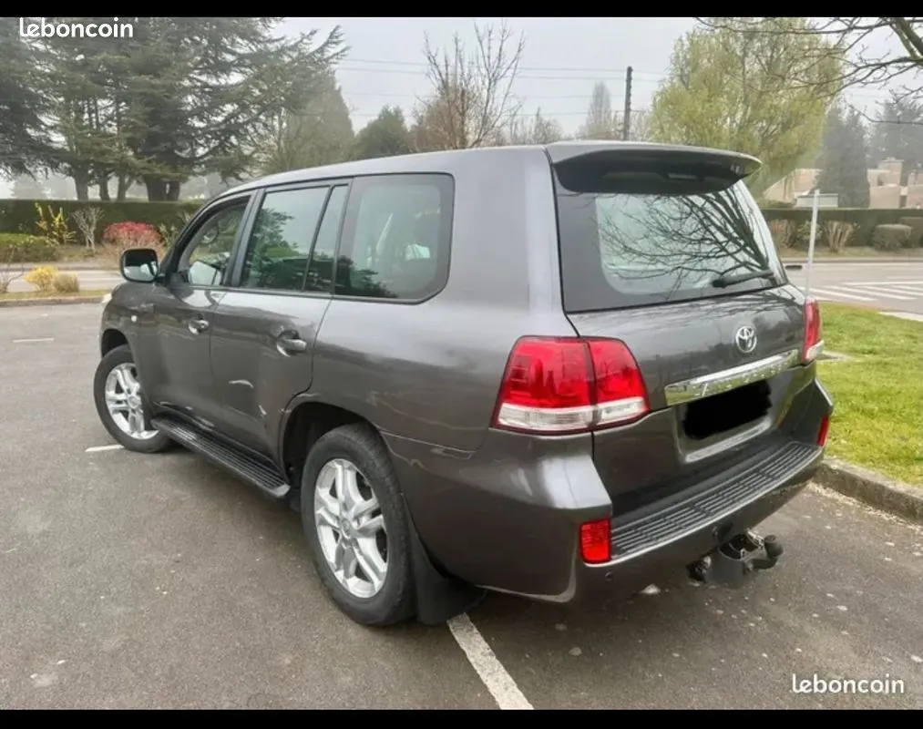 Toyota Land Cruiser