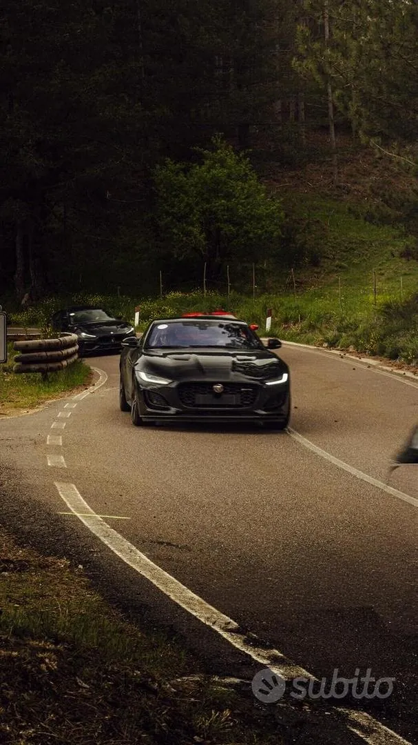 Jaguar F-Type 2021 photo 2