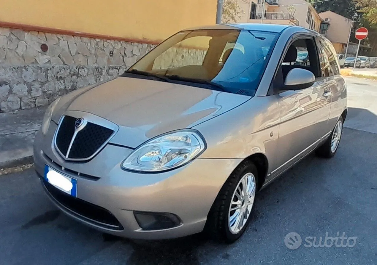 Lancia Ypsilon