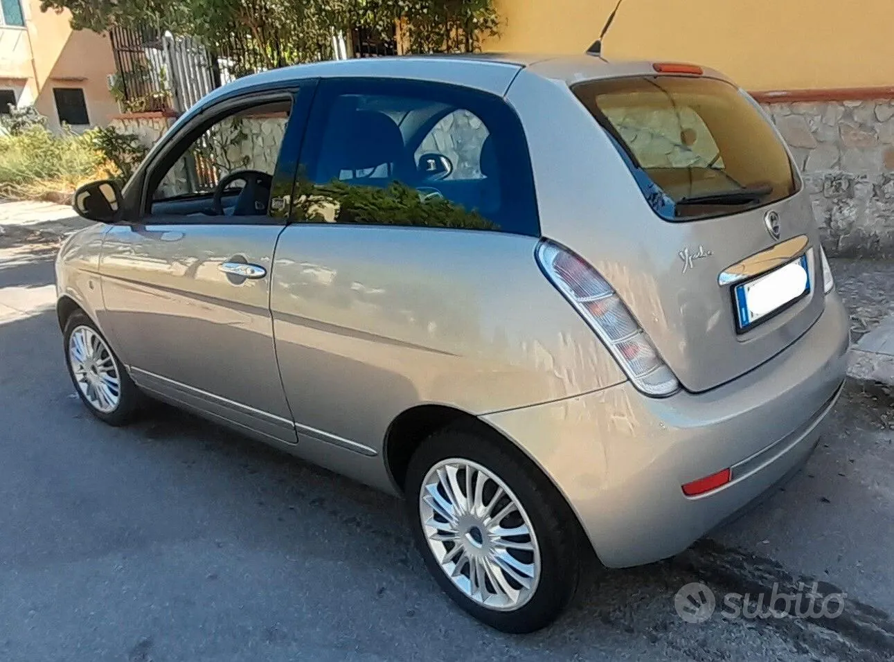 Lancia Ypsilon 2011 photo 2