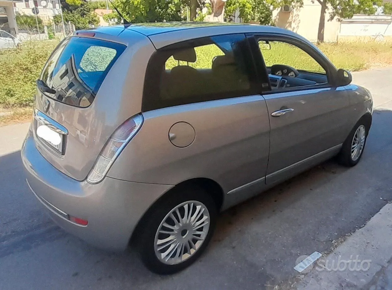 Lancia Ypsilon 2011 photo 3