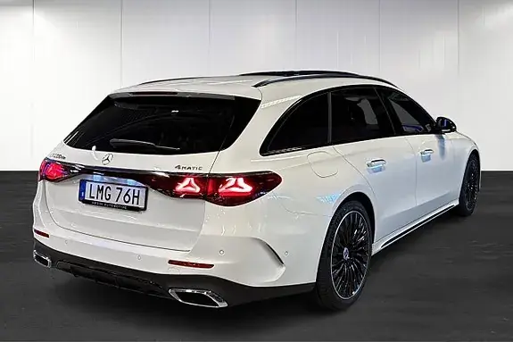 Mercedes-Benz E300 De 2026 photo 3