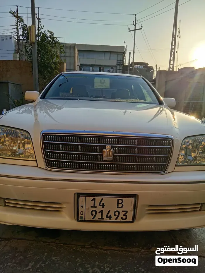 Toyota Crown 1999 photo 2
