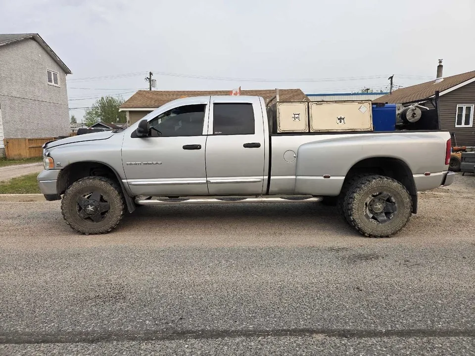 Dodge Ram 3500 2005 photo 3