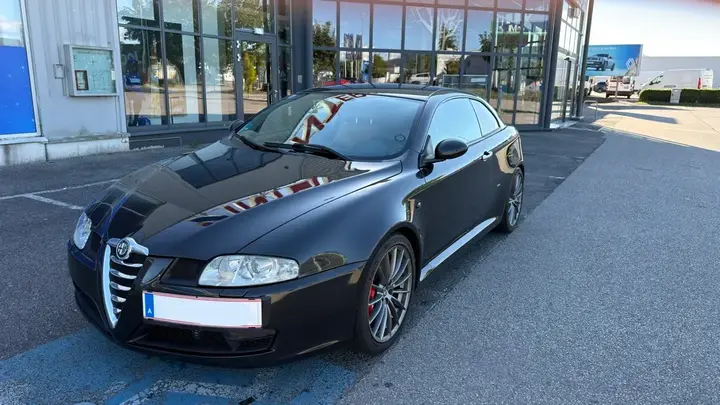 Alfa Romeo Gt 2004 photo 3
