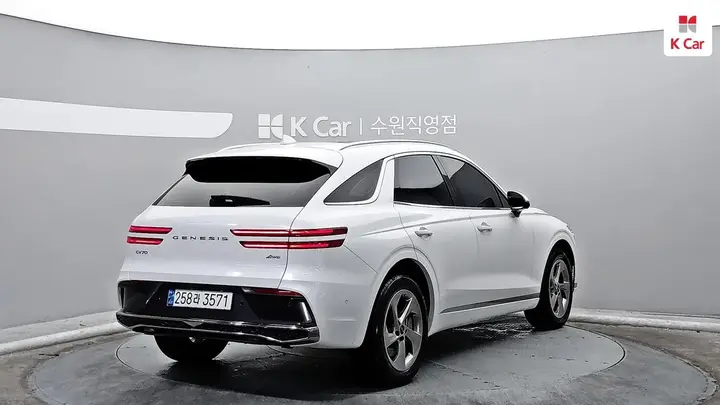 Genesis Gv70 2025 photo 4