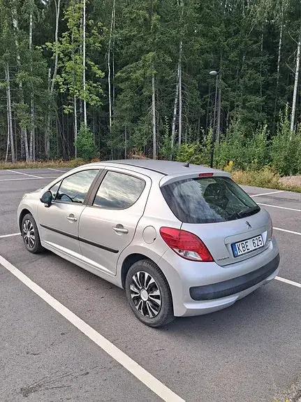 Peugeot 207 2009 photo 3