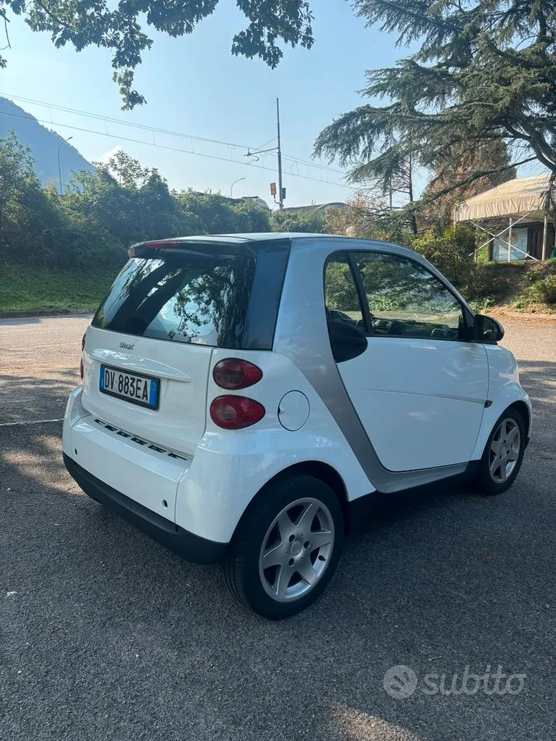 Smart Fortwo 2009 photo 2