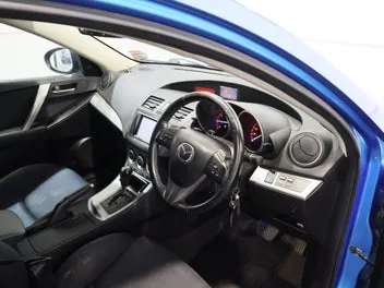Mazda Axela 2010 photo 4