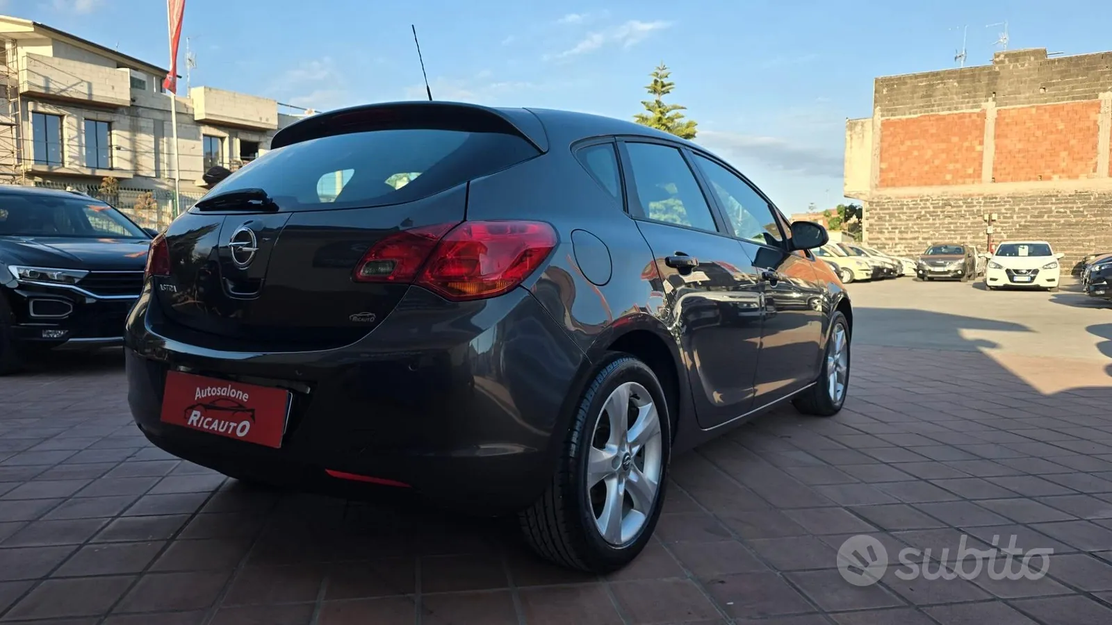 Opel Astra 2011 photo 4