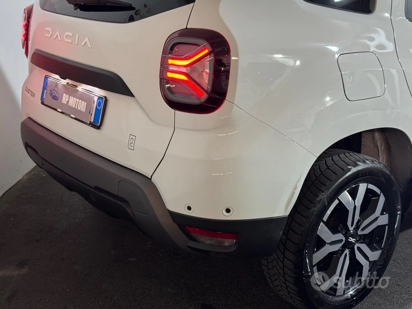 Dacia Duster 2023 photo 2