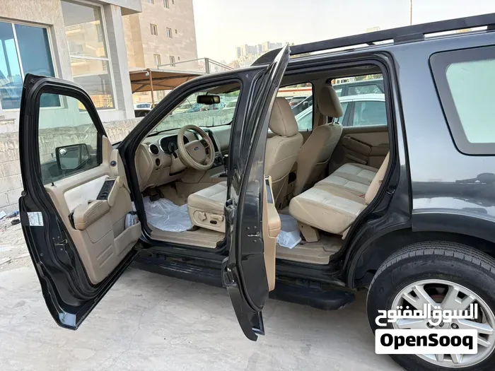 Ford Explorer 2010 photo 2