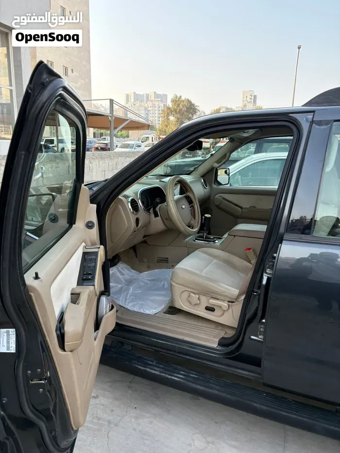 Ford Explorer 2010 photo 3