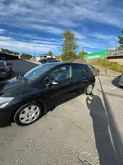 Toyota Auris 2010 photo 3
