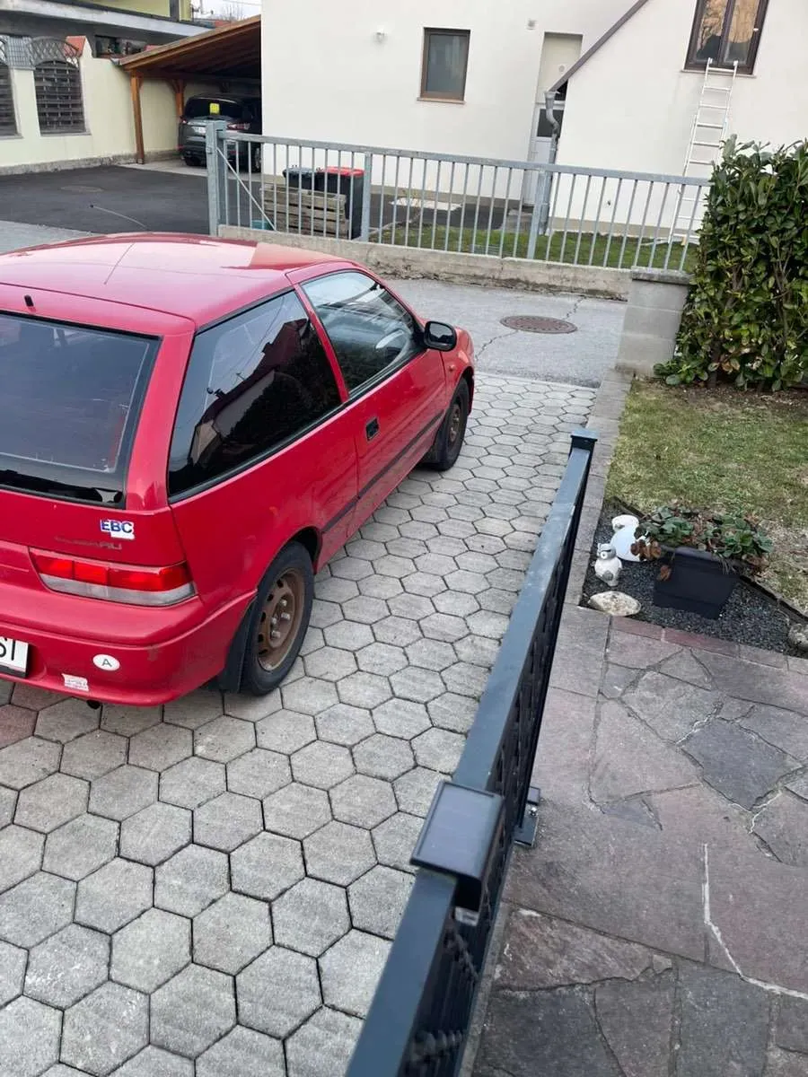 Subaru Justy 2001 photo 3