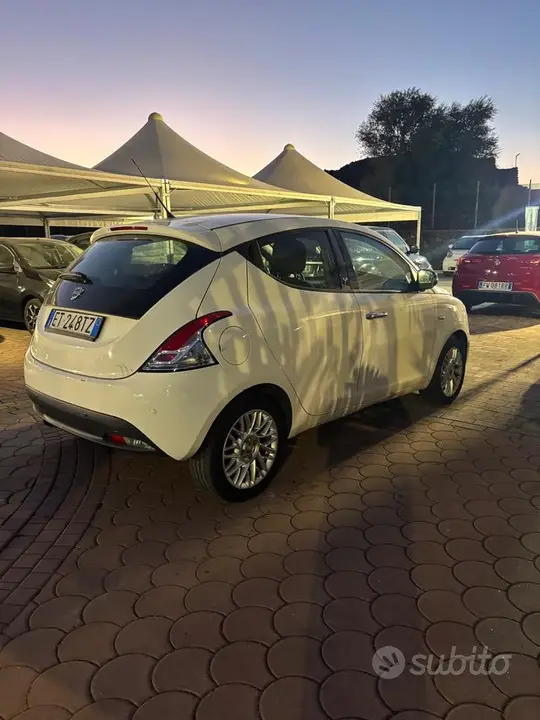Lancia Ypsilon 2014 photo 4