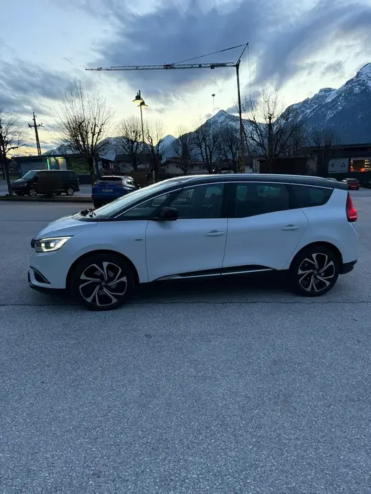 Renault Grand Scénic 2017 photo 2