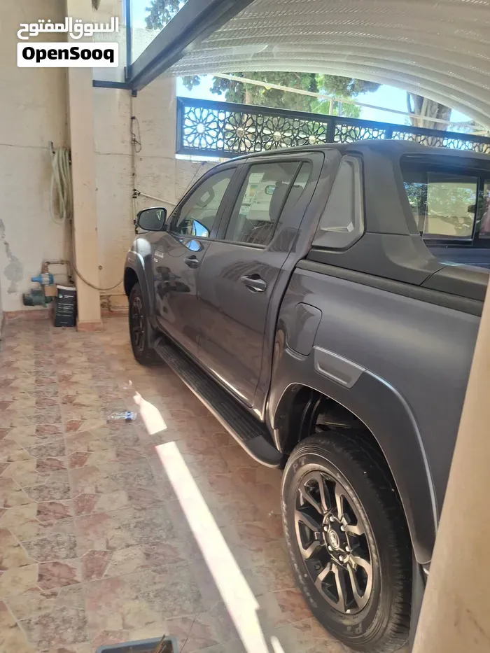 Toyota Hilux 2021 photo 2