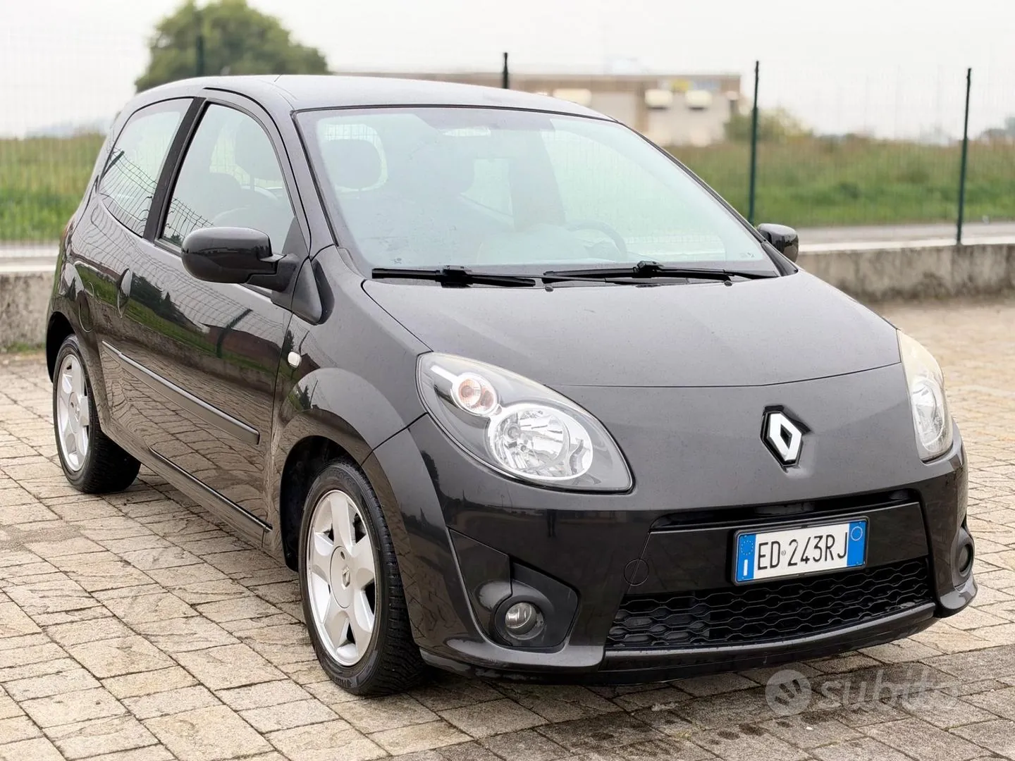 Renault Twingo 2010 photo 2