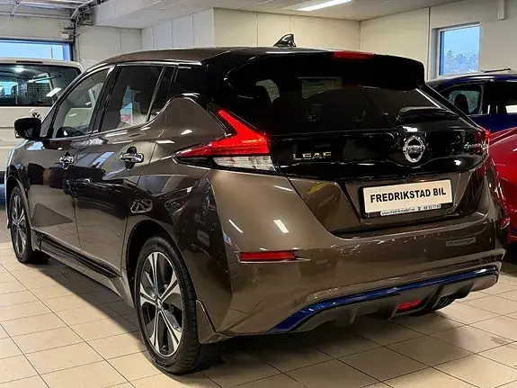 Nissan Leaf 2021 photo 2