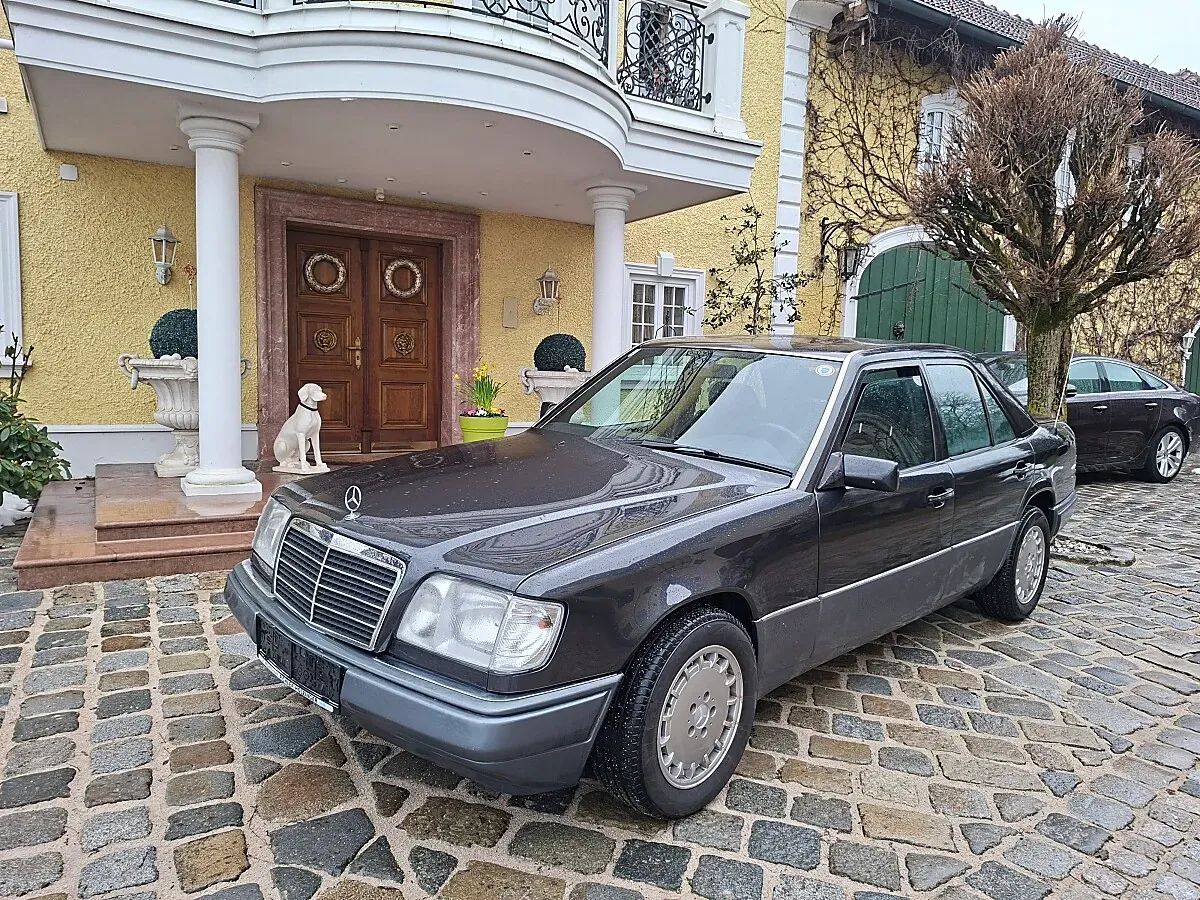 Mercedes-Benz E-Class 1995 photo 3