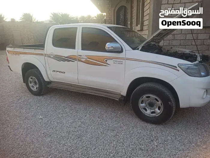 Toyota Hilux 2012 photo 2
