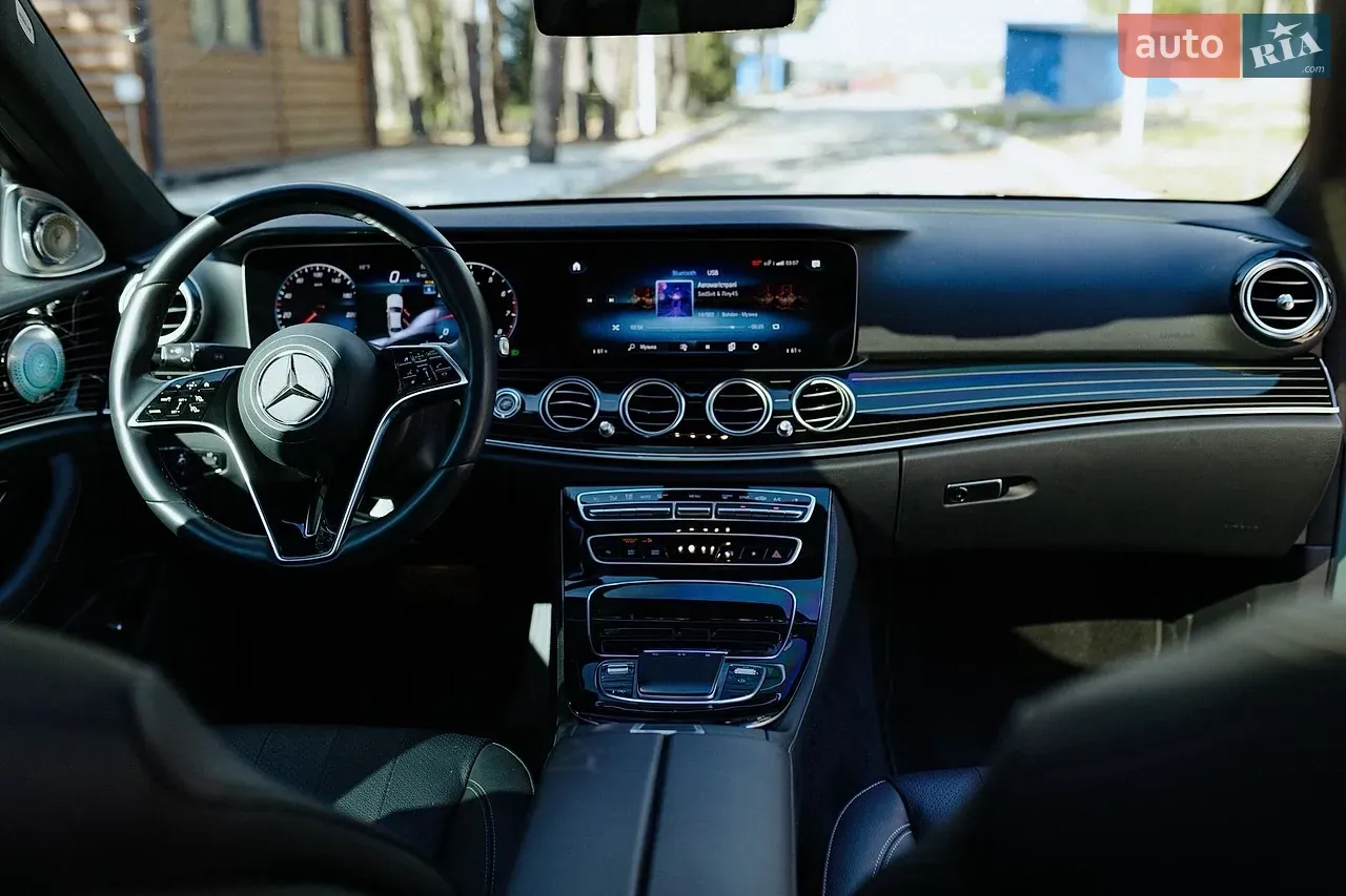 Mercedes-Benz E-Class 2023 photo 5