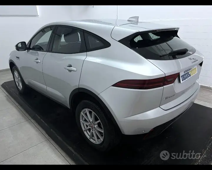 Jaguar E-Pace 2019 photo 2