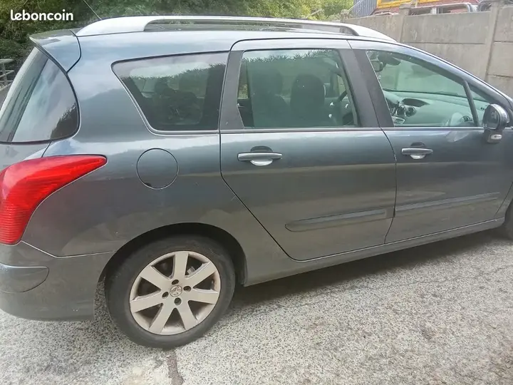 Peugeot 308 2008 photo 2
